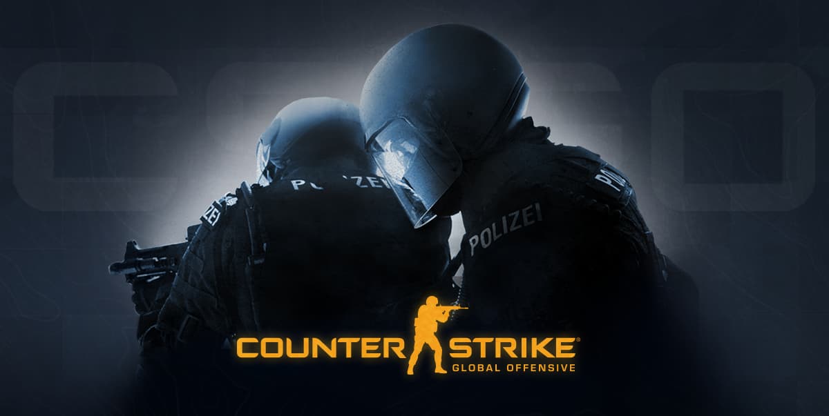 Escuadrón táctico en acción en Counter-Strike: Global Offensive, un popular juego de disparos en primera persona